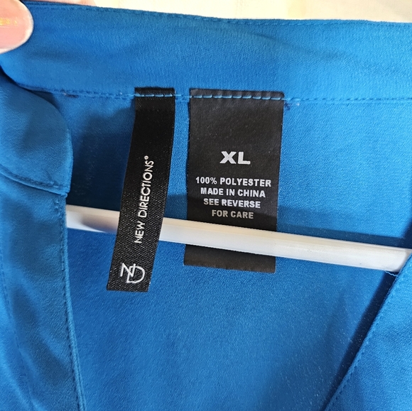 2/$20 New Directions XL Hi Lo Top - Picture 3 of 8